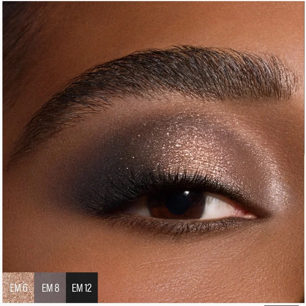 Makeup by Mario Ethereal Eyes Moonlight 12 Shades, 4 finishes it’s so pretty!